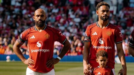 الدوري الإنجليزي.. مبيومو وكونيا على رأس تشكيل مانشستر يونايتد ضد وست هام الدوري الإنجليزي.. مبيومو وكونيا على رأس تشكيل مانشستر يونايتد ضد وست هام