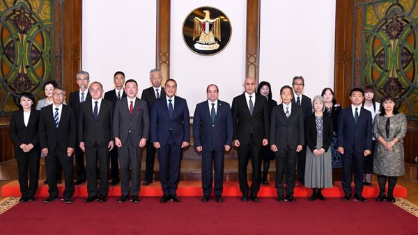 السيسي يجتمع برئيس الحكومة ووزير التربية والتعليم والخبراء اليابانيين المتواجدين في مصر (فيديو) السيسي يجتمع برئيس الحكومة ووزير التربية والتعليم والخبراء اليابانيين المتواجدين في مصر (فيديو)