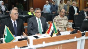 محافظ الجيزة يتابع أعمال غلق لجان انتخابات مجلس النواب في اليوم الأول لجولة الإعادة