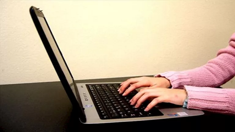 "ذبح الخنزير".. نصب واحتيال على فيسبوك يبدأ برسائل ودية "ذبح الخنزير".. نصب واحتيال على فيسبوك يبدأ برسائل ودية