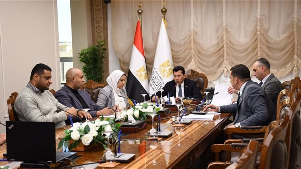 وزير الشباب يبحث آخر استعدادات تنظيم النسخة العاشرة من ماراثون زايد الخيري وزير الشباب يبحث آخر استعدادات تنظيم النسخة العاشرة من ماراثون زايد الخيري