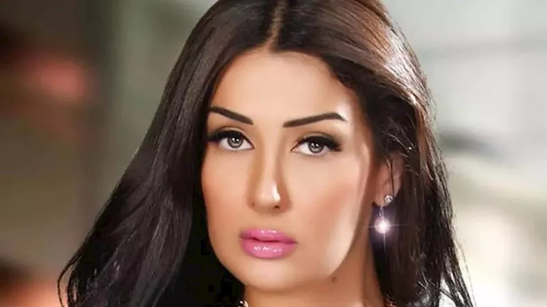 مكياج جريء وفستان شفاف.. غادة عبد الرازق بلوك غريب مكياج جريء وفستان شفاف.. غادة عبد الرازق بلوك غريب