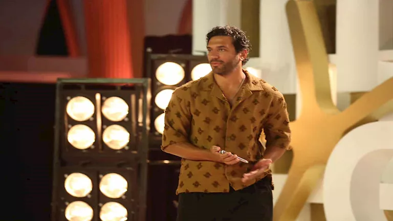 "بإطلالة كاجول".. حسن الرداد يتألق بلوك مختلف "بإطلالة كاجول".. حسن الرداد يتألق بلوك مختلف