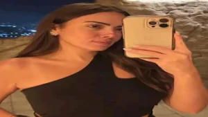 13 صورة "سيلفي" لـ وئام مجدي بإطلالات مختلفة ومميزة في نهاية 2025