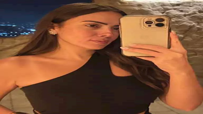 13 صورة "سيلفي" لـ وئام مجدي بإطلالات مختلفة ومميزة في نهاية 2025 13 صورة "سيلفي" لـ وئام مجدي بإطلالات مختلفة ومميزة في نهاية 2025