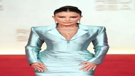 فساتين لامعة .. نجمات أبهرن الحضور في ختام مهرجان البحر الأحمر فساتين لامعة .. نجمات أبهرن الحضور في ختام مهرجان البحر الأحمر