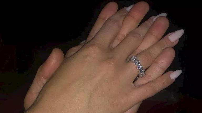 "استحملتي عصبيتي ومؤمنة بيا".. محمد فراج يحتفل بعيد ميلاد بسنت شوقي "استحملتي عصبيتي ومؤمنة بيا".. محمد فراج يحتفل بعيد ميلاد بسنت شوقي