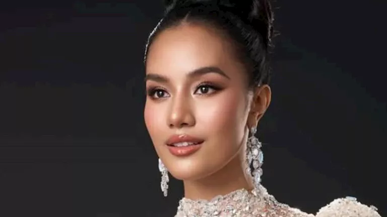 فستان بصيحة الظهر المكشوف.. ملكة جمال العالم 2025 بإطلالة جريئة فستان بصيحة الظهر المكشوف.. ملكة جمال العالم 2025 بإطلالة جريئة