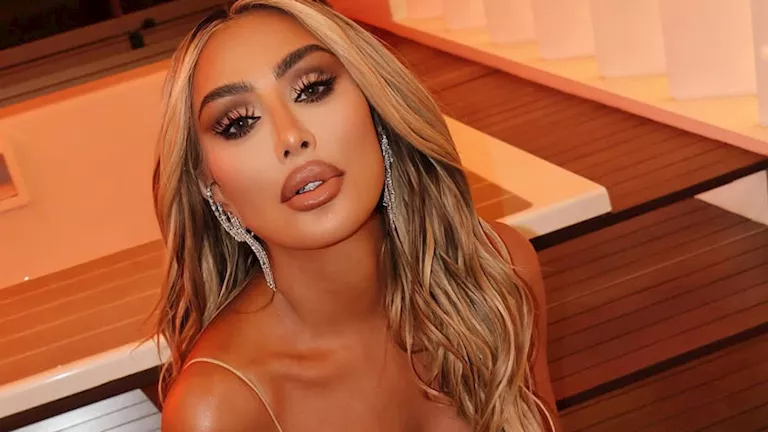 "جامبسوت جريء".. مايا دياب بإطلالة مُلفتة- كيف نسقتها؟ "جامبسوت جريء".. مايا دياب بإطلالة مُلفتة- كيف نسقتها؟