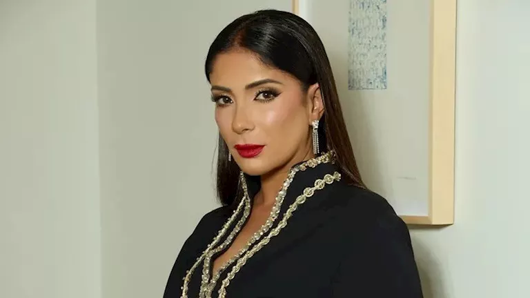 الأبيض يليق بها.. 7 صور ومعلومات عن إطلالة منى زكي الأبيض يليق بها.. 7 صور ومعلومات عن إطلالة منى زكي