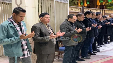 الصور الأولى من عزاء الفنان الراحل سعيد مختار الصور الأولى من عزاء الفنان الراحل سعيد مختار