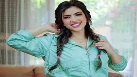 ميرنا جميل بإطلالة جريئة في أحدث ظهور لها