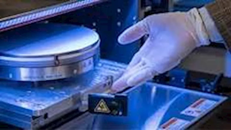 أداء أعلى بـ10 أضعاف.. شريحة أمريكية تفتح الباب لرقائق ذكاء اصطناعي أسرع أداء أعلى بـ10 أضعاف.. شريحة أمريكية تفتح الباب لرقائق ذكاء اصطناعي أسرع