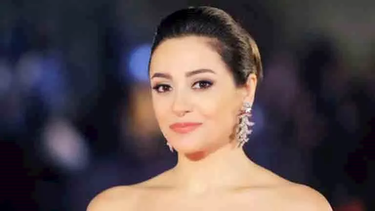 مريم حسن بلوك جريء في أحدث ظهور لها مريم حسن بلوك جريء في أحدث ظهور لها