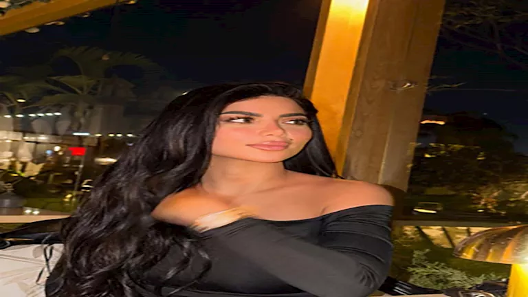 "سر اللون البرتقالي".. كارولين عزمي بإطلالات تخطف القلوب "سر اللون البرتقالي".. كارولين عزمي بإطلالات تخطف القلوب