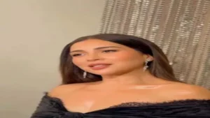 "الأسود يليق بهما".. مي عز الدين وزوجها يخطفان الأنظار بإطلالة ساحرة