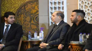 السبكي وعمرو يوسف ويسرا وصلاح عبدالله في عزاء شقيقة عادل إمام (صور)
