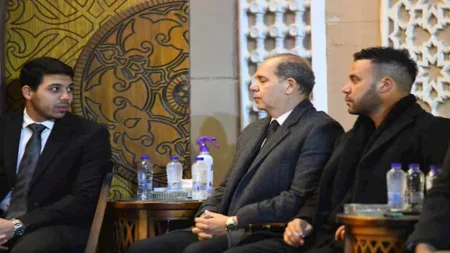 رامي عادل إمام يوجه رسالة لكل من عزاه في شقيقة والده