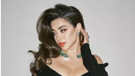 يارا السكري تستعرض إطلالة جريئة لها بأحدث ظهور والجمهور يعلق (صور)