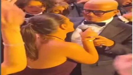 عمرو دياب يغني مع ابنته بحفل زفاف ويعلق:"صحابها قالولي هي اللي نجحتك"(فيديو)