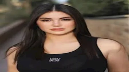 "مكياج ناعم واكسسوارات بسيطة".. معلومات عن إطلالة هدى الإتربي