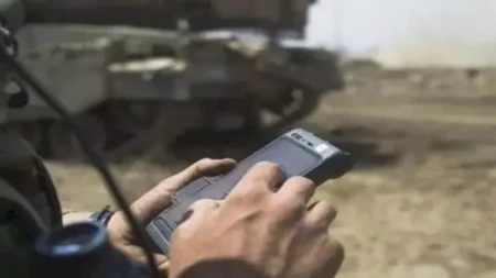 لماذا حظر جيش الاحتلال هواتف أندرويد بين الضباط وما علاقة حماس؟