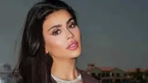 فستان قصير وجريء.. يمنى خوري بإطلالة مُلفتة