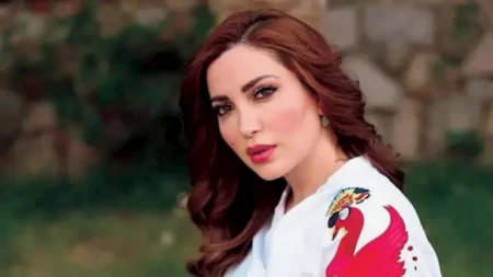 "جاكيت بصيحة الفرو".. نسرين طافش بإطلالة شتوية أنيقة