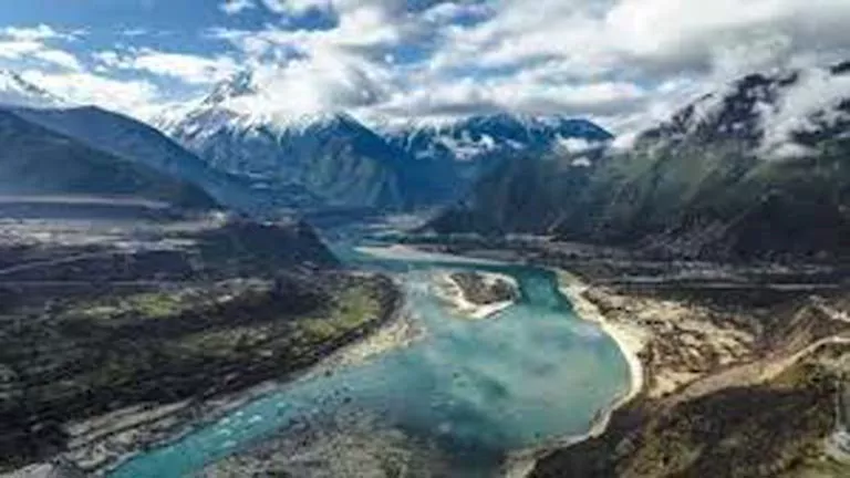 صور فضائية تكشف اضطراب النهر المتشعب الأعلى في العالم