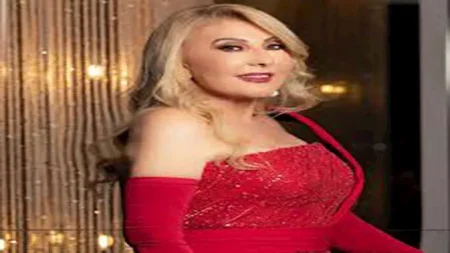 نادية الجندي بإطلالة ناعمة.. كيف نسقتها؟