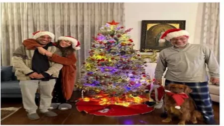 شريف منير يحتفل بالكريسماس في أجواء عائلية والجمهور يعلق (صور)