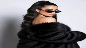 بـ "غطاء الرأس".. هكذا نسقت درة إطلالتها