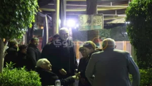 بالصور- رشدي الشامي يصل عزاء الراحل طارق الأمير