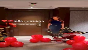 الجمهور يستقبل إليسا بالبلايين في تونس استعدادا لحفلها غدا.. صور