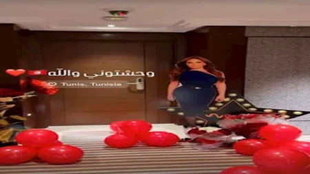 الجمهور يستقبل إليسا بالبلايين في تونس استعدادا لحفلها غدا.. صور