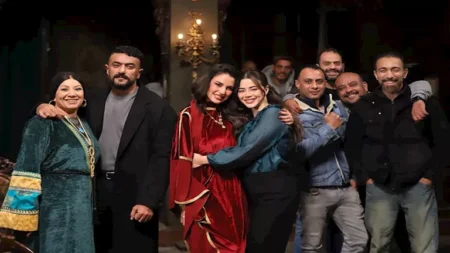 "عائلة واحدة".. يارا السكري تنشر صورا جديدة مع أبطال مسلسل علي كلاي