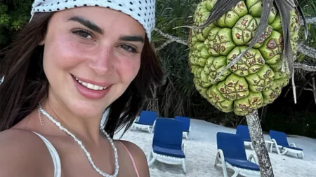 "بإطلالة جريئة".. رانيا منصور تخطف الأنظار بجلسة تصوير على البحر "بإطلالة جريئة".. رانيا منصور تخطف الأنظار بجلسة تصوير على البحر