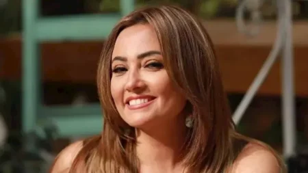 "إطلالة شتوية ولوك جديد".. بشرى تشارك متابعيها احتفالها بالكريسماس