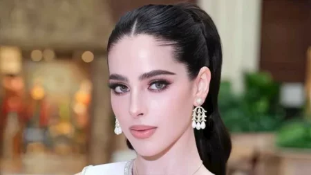 خطفت الأنظار بجمالها.. إطلالة ساحرة لـ ملكة جمال الكون 2025 خطفت الأنظار بجمالها.. إطلالة ساحرة لـ ملكة جمال الكون 2025