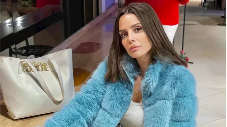 إيمان العاصي على فيسبوك: "ليه التبني حرام؟" إيمان العاصي على فيسبوك: "ليه التبني حرام؟"