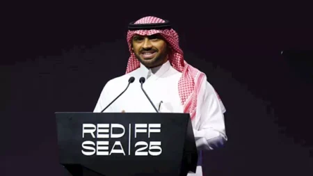 فيصل بالطيور يقدم فيلم افتتاح الدورة الخامسة من مهرجان البحر الأحمر السينمائي فيصل بالطيور يقدم فيلم افتتاح الدورة الخامسة من مهرجان البحر الأحمر السينمائي