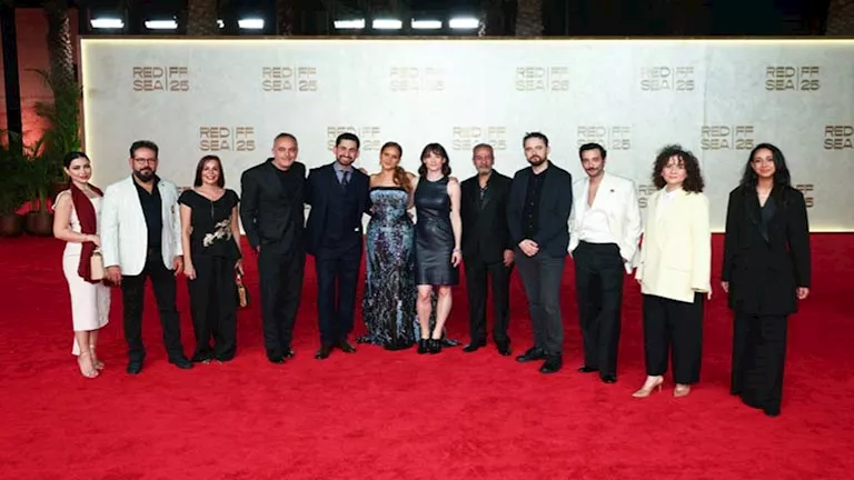 16 صورة لنجوم فيلم القصص على السجادة الحمراء لمهرجان البحر الأحمر السينمائي 16 صورة لنجوم فيلم القصص على السجادة الحمراء لمهرجان البحر الأحمر السينمائي