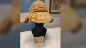 عمرها 1600 عام.. قبعة رومانية تكشف أسرار الجنود في مصر القديمة