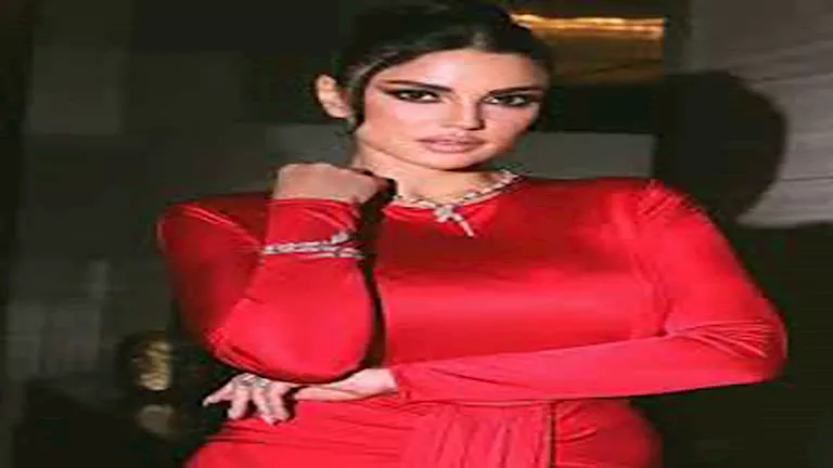 جمال ورقي.. درة تتألق بإطلالة ساحرة في أحدث إطلالتها جمال ورقي.. درة تتألق بإطلالة ساحرة في أحدث إطلالتها