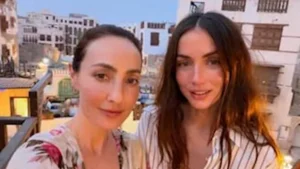 آنا دي أرماس تتجول في شوارع وأسواق جدة وتوجه الشكر لمهرجان البحر الأحمر