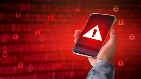 "مصر ضمن 150 دولة".. علامات تكشف اختراق هاتفك بعد التحذيرات السيبرانية