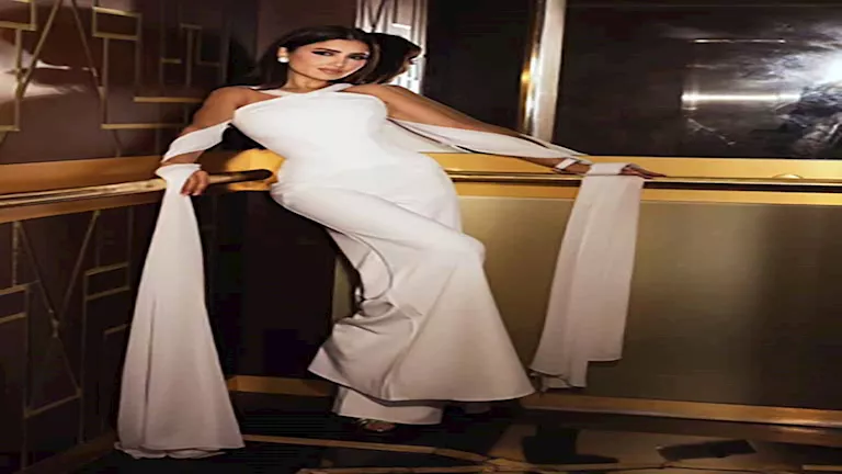 "زي الملايكة في الأبيض".. مي عمر تتألق في جلسة تصوير أنيقة وجذابة "زي الملايكة في الأبيض".. مي عمر تتألق في جلسة تصوير أنيقة وجذابة