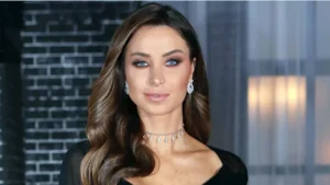 أنابيلا هلال بلوك جريء.. ما سراختيارها اللون البني؟