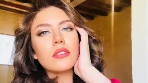 "ارتكبوا في حقي جريمة".. رحمة حسن تعاني بسبب ما حدث بشعرها باحدى العيادات