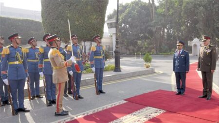 الفريق أحمد خليفة رئيس أركان حرب القوات المسلحة يلتقي نظيره القطري.. شاهد الفريق أحمد خليفة رئيس أركان حرب القوات المسلحة يلتقي نظيره القطري.. شاهد